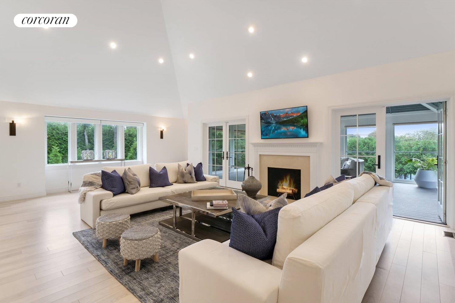 The Hamptons Real Estate | View 141 Middle Pond Road | room 4 | View 5