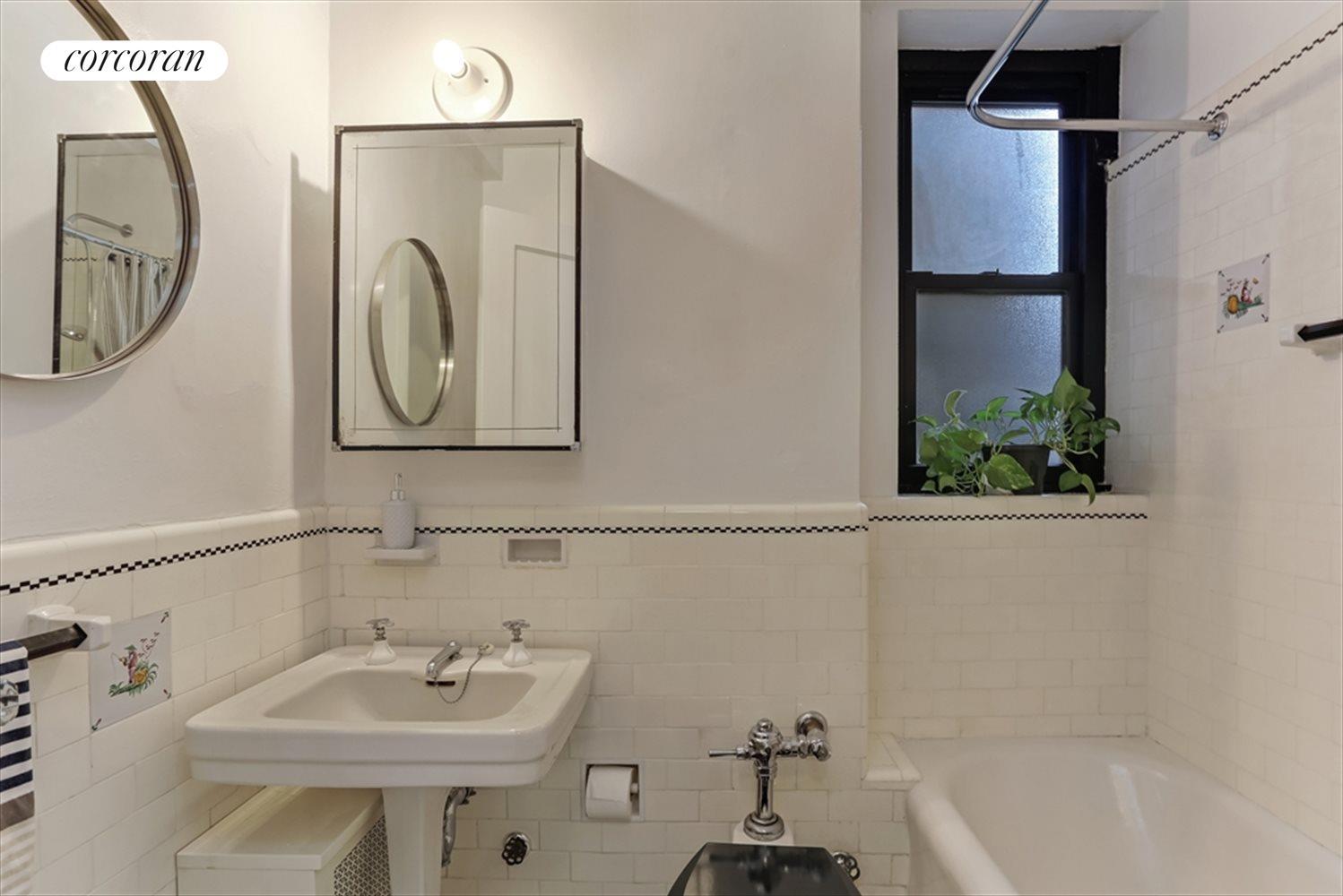 New York City Real Estate | View 235 East 22nd Street, 6R | Bathroom | View 4
