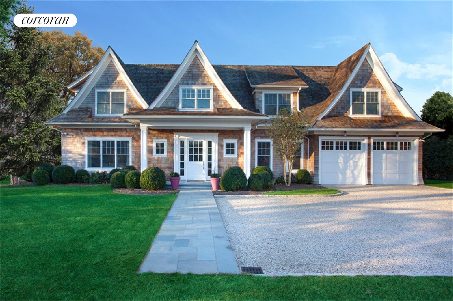 The Hamptons Real Estate | View  | 6 Beds, 6.5 Baths | View 1