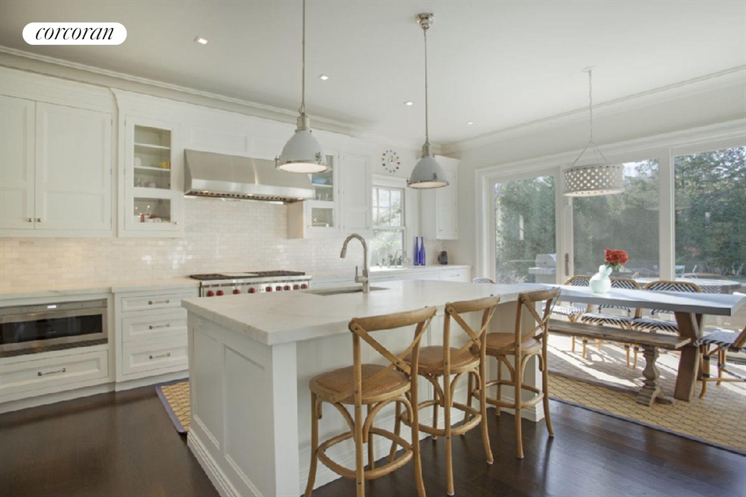 The Hamptons Real Estate | View  | eat-in kitchen | View 4