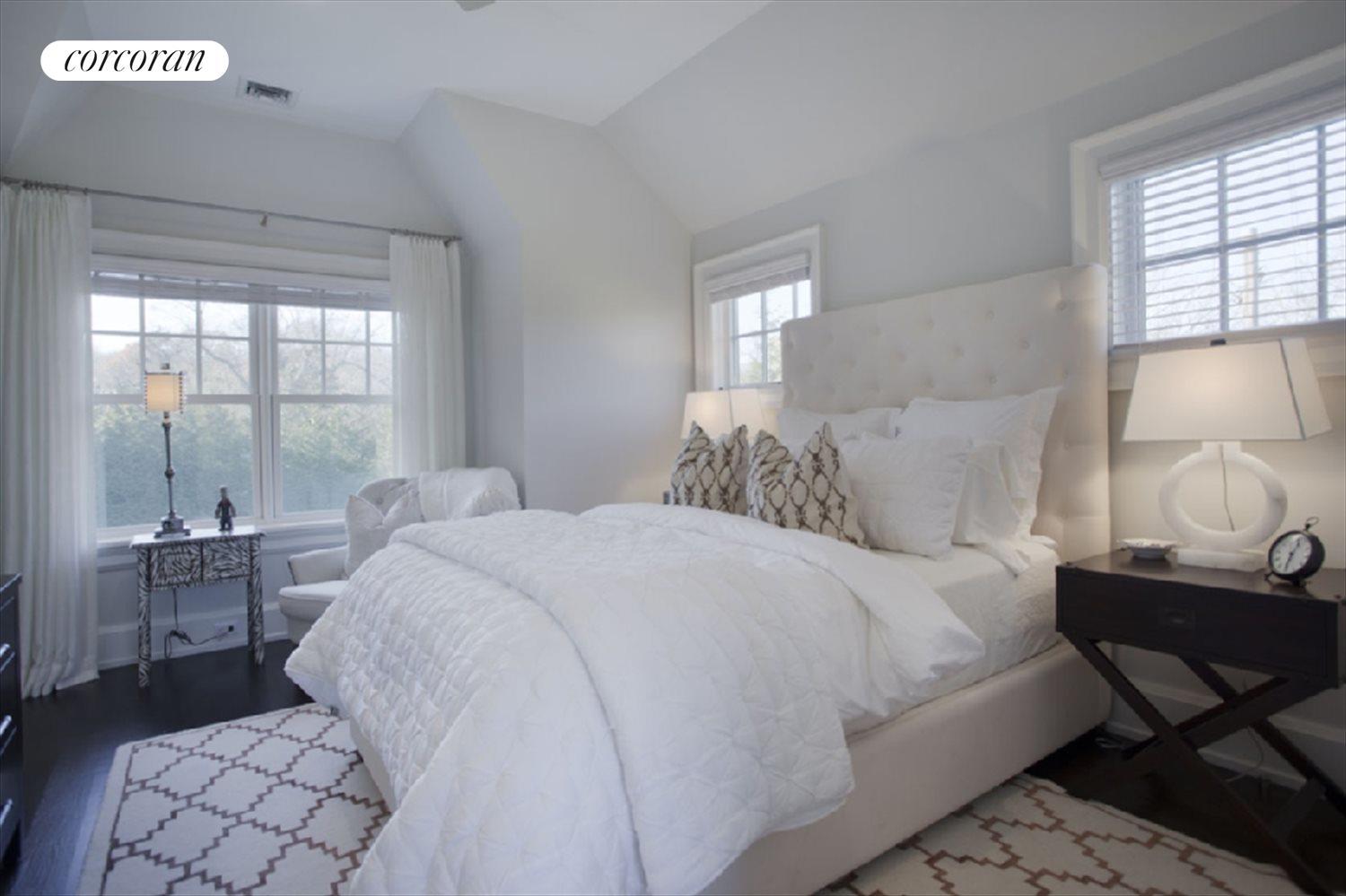 The Hamptons Real Estate | View  | guest bedroom | View 17
