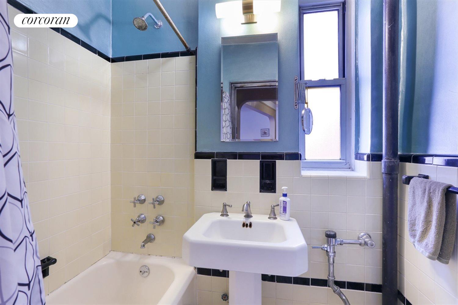 New York City Real Estate | View 40 Ocean Parkway, 6L | Bathroom | View 6