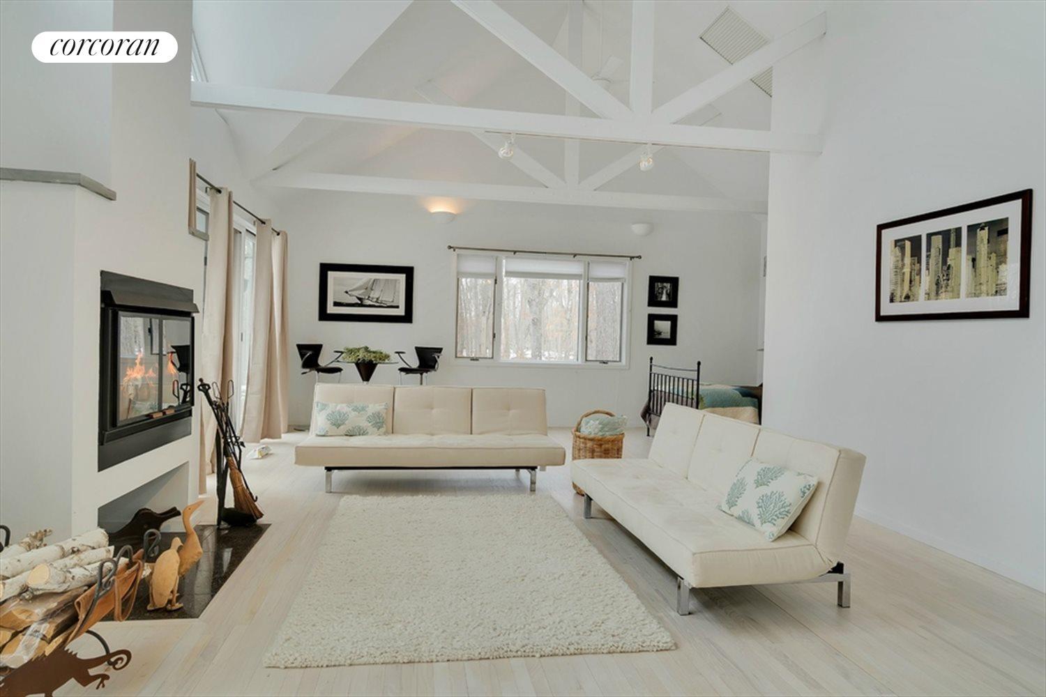 The Hamptons Real Estate | View  | room 4 | View 5